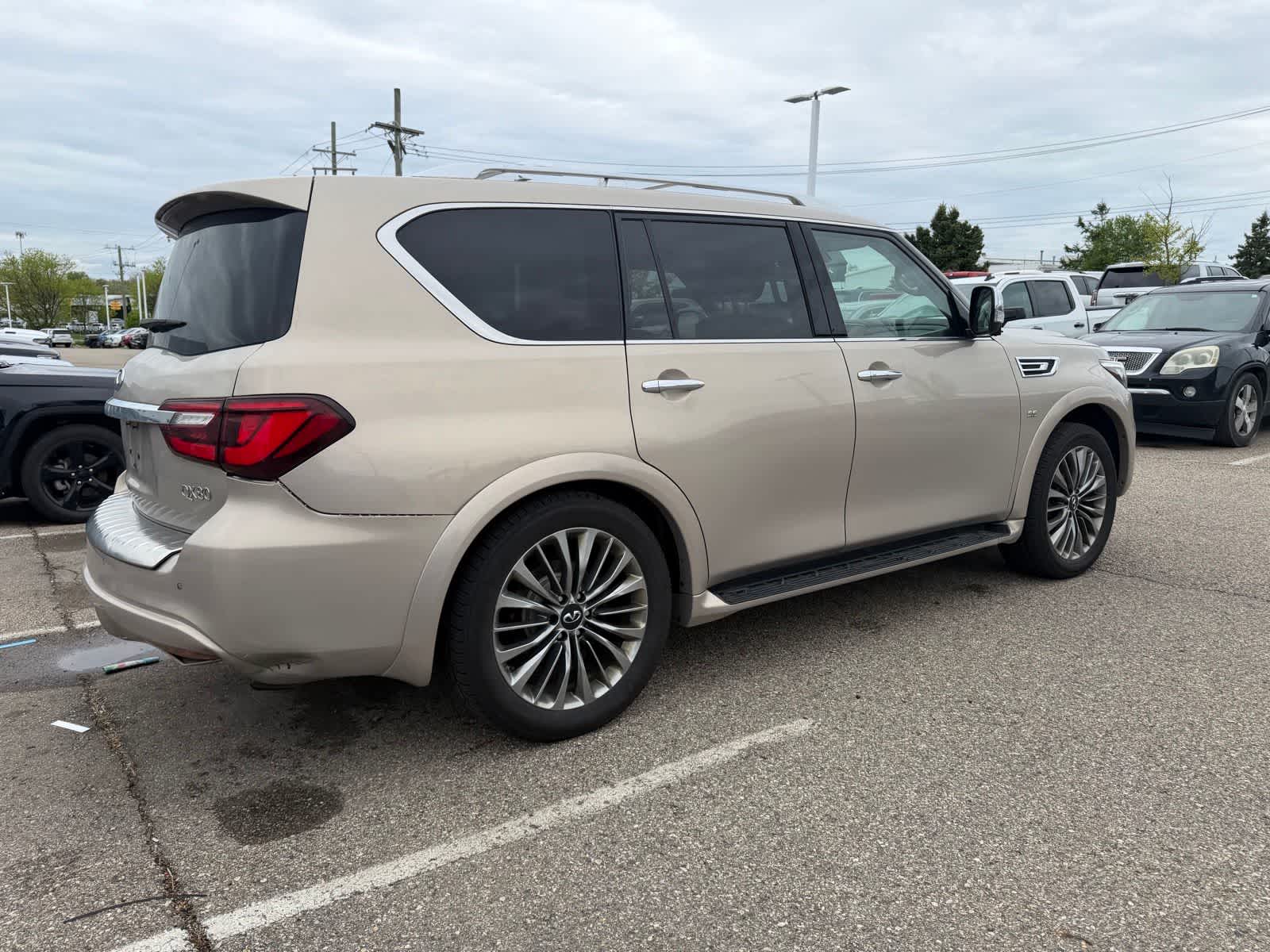 Thumbnail: 2019 INFINITI QX80 - 16