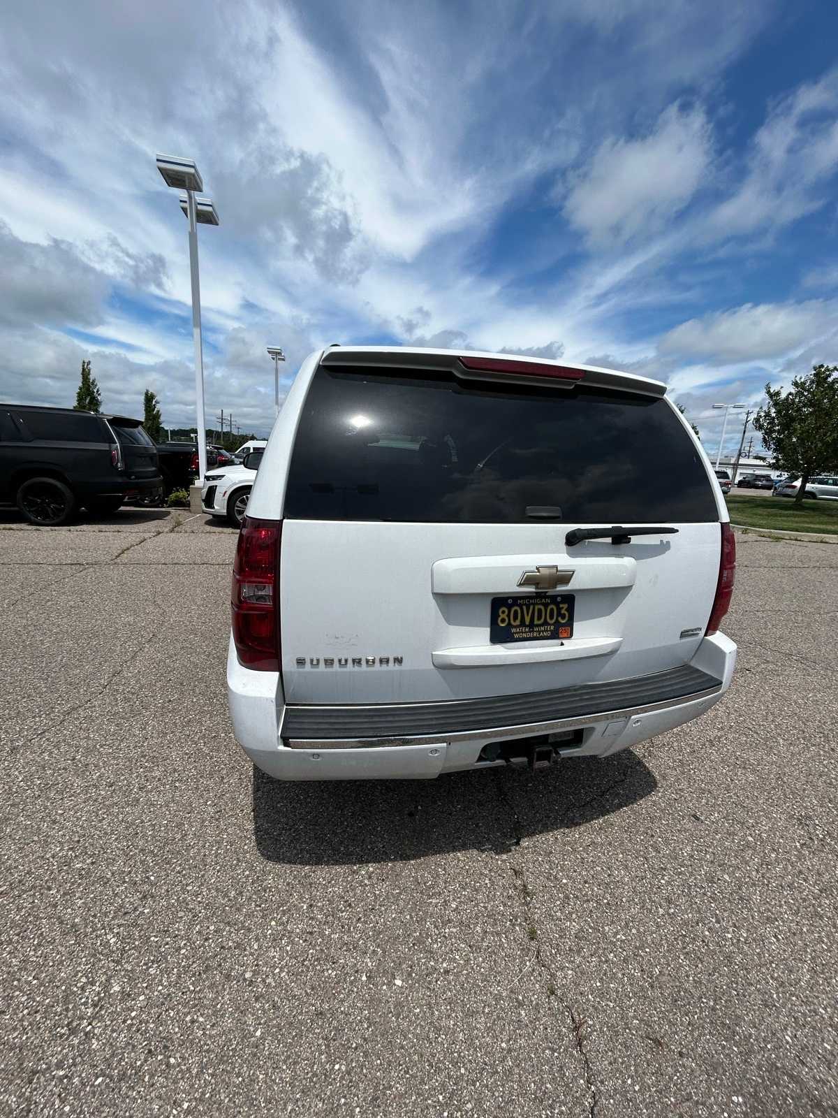 Thumbnail: 2008 Chevrolet Suburban - 21