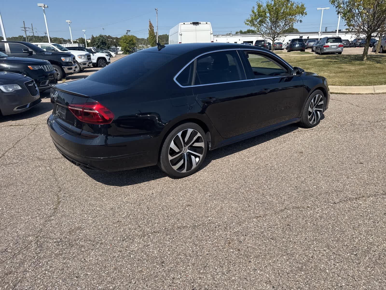 Thumbnail: 2017 Volkswagen Passat - 12