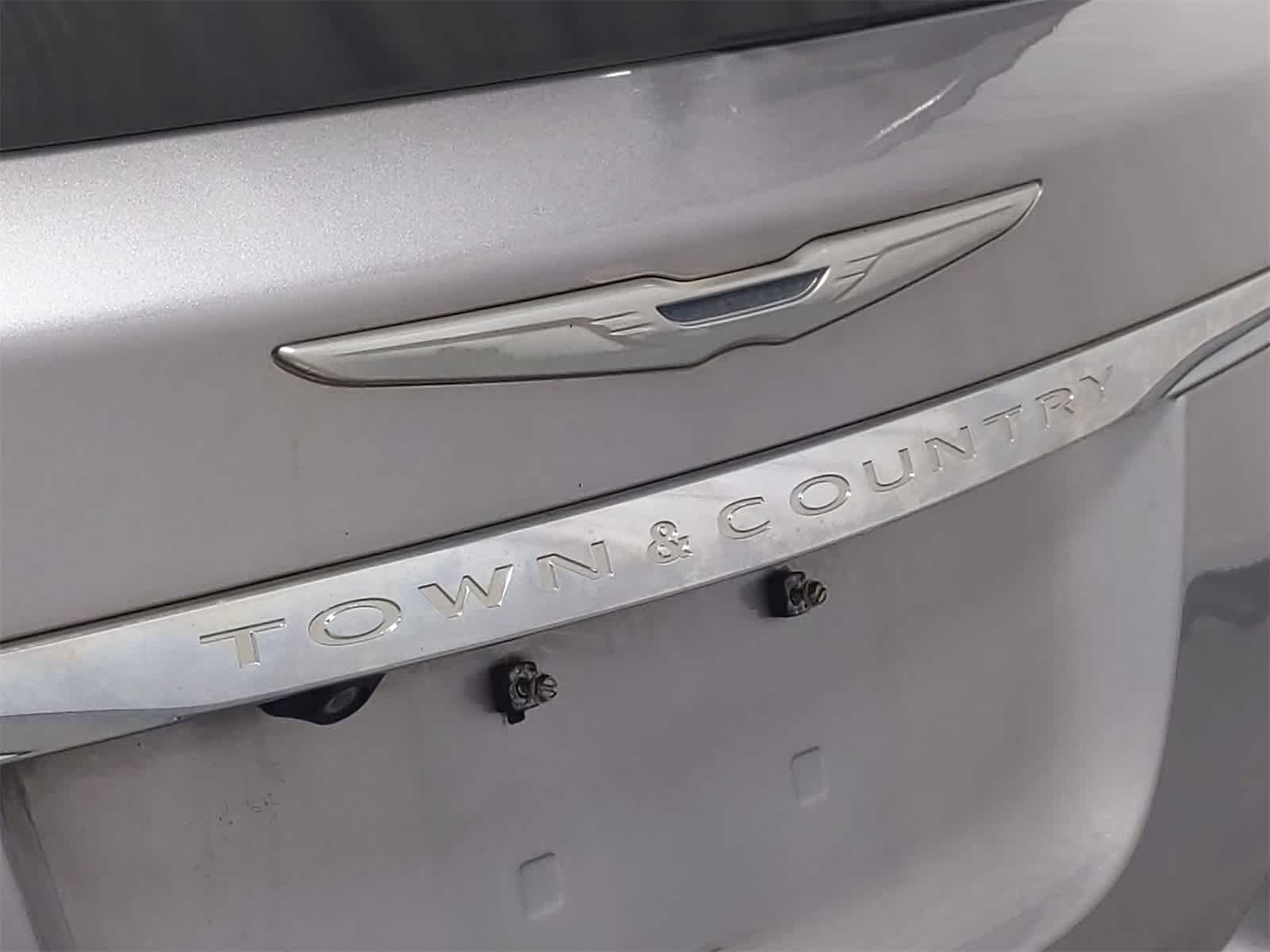 Thumbnail: 2014 Chrysler Town & Country - 14