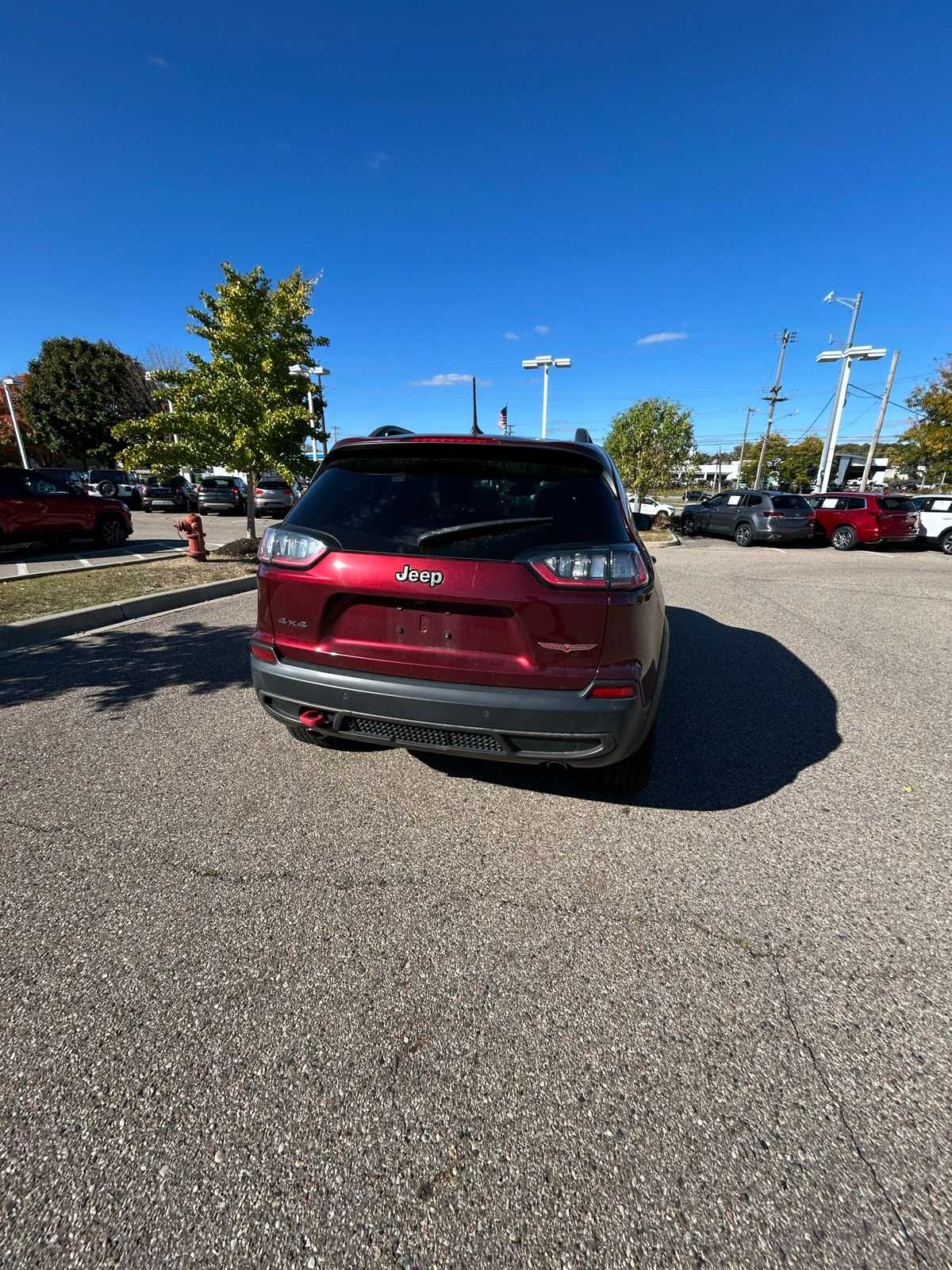 Thumbnail: 2019 Jeep Cherokee - 21