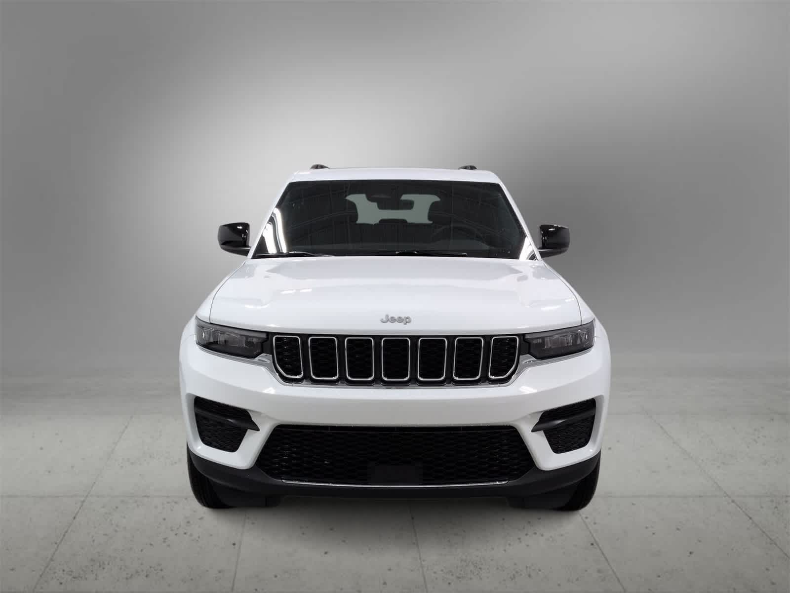 Thumbnail: 2025 Jeep Grand Cherokee - 3