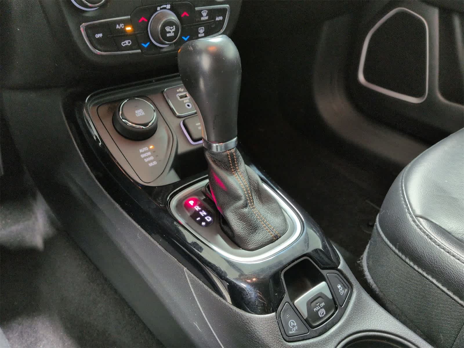 Thumbnail: 2018 Jeep Compass - 31