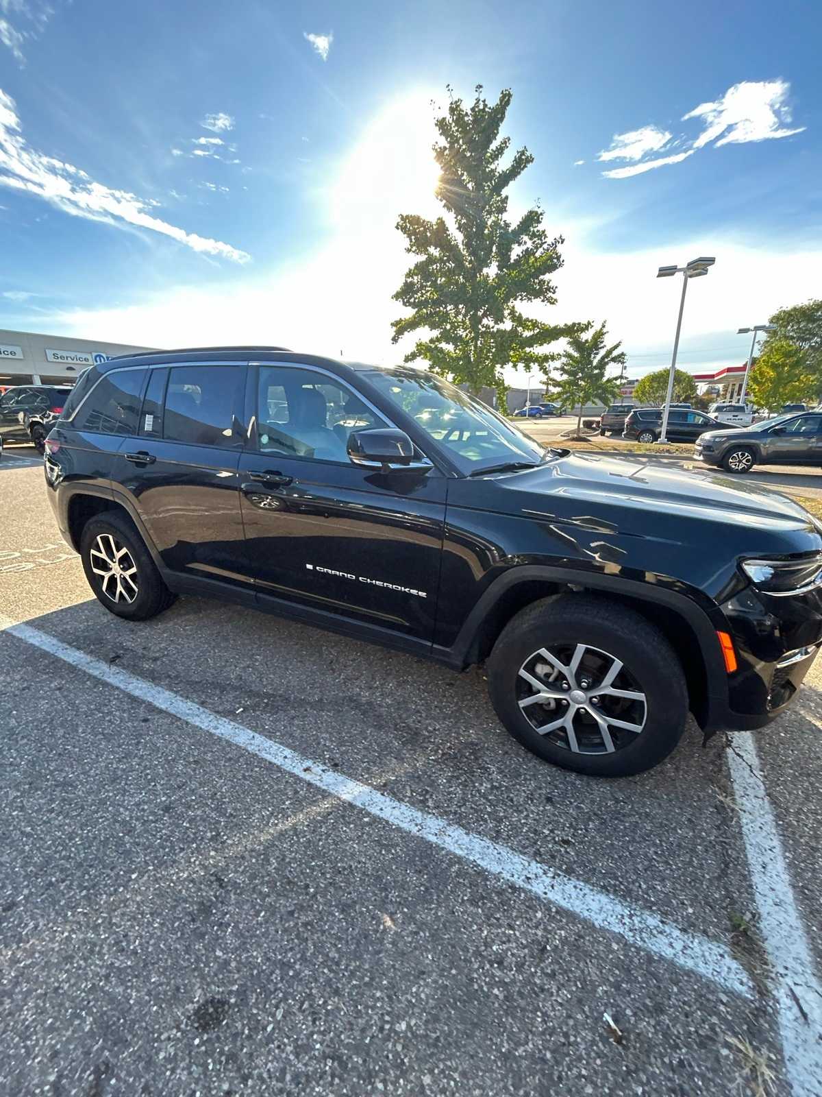 Thumbnail: 2024 Jeep Grand Cherokee - 10