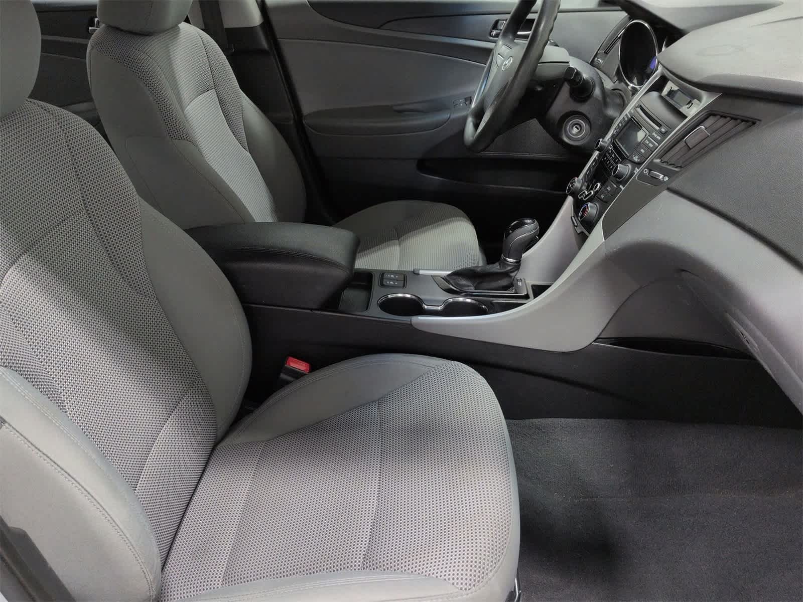 Thumbnail: 2013 Hyundai Sonata - 22