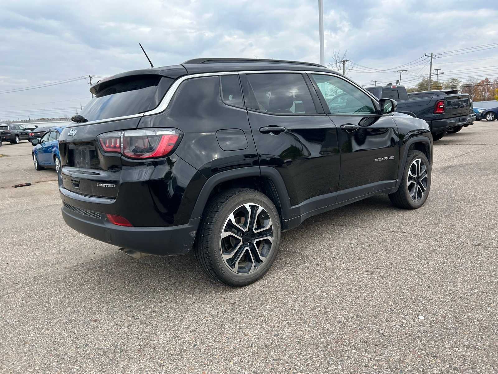 Thumbnail: 2022 Jeep Compass - 15