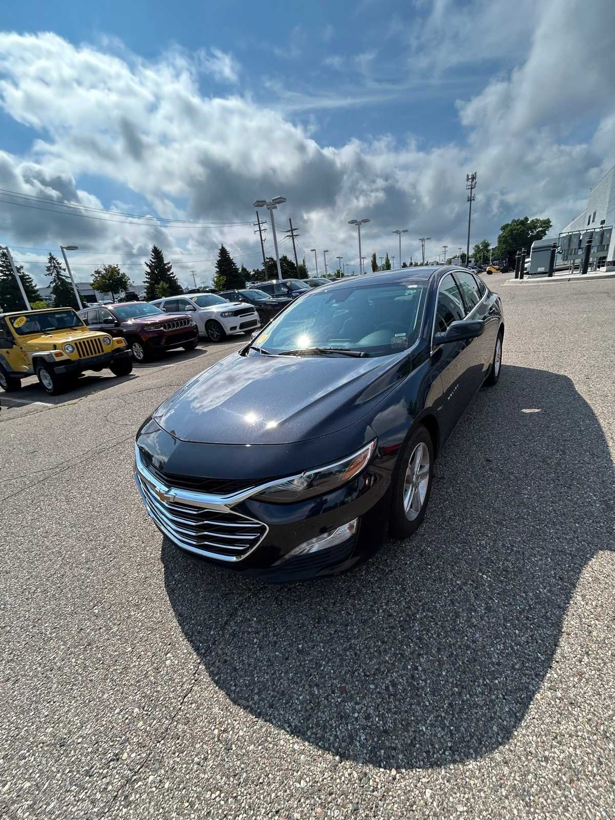 Thumbnail: 2023 Chevrolet Malibu - 4