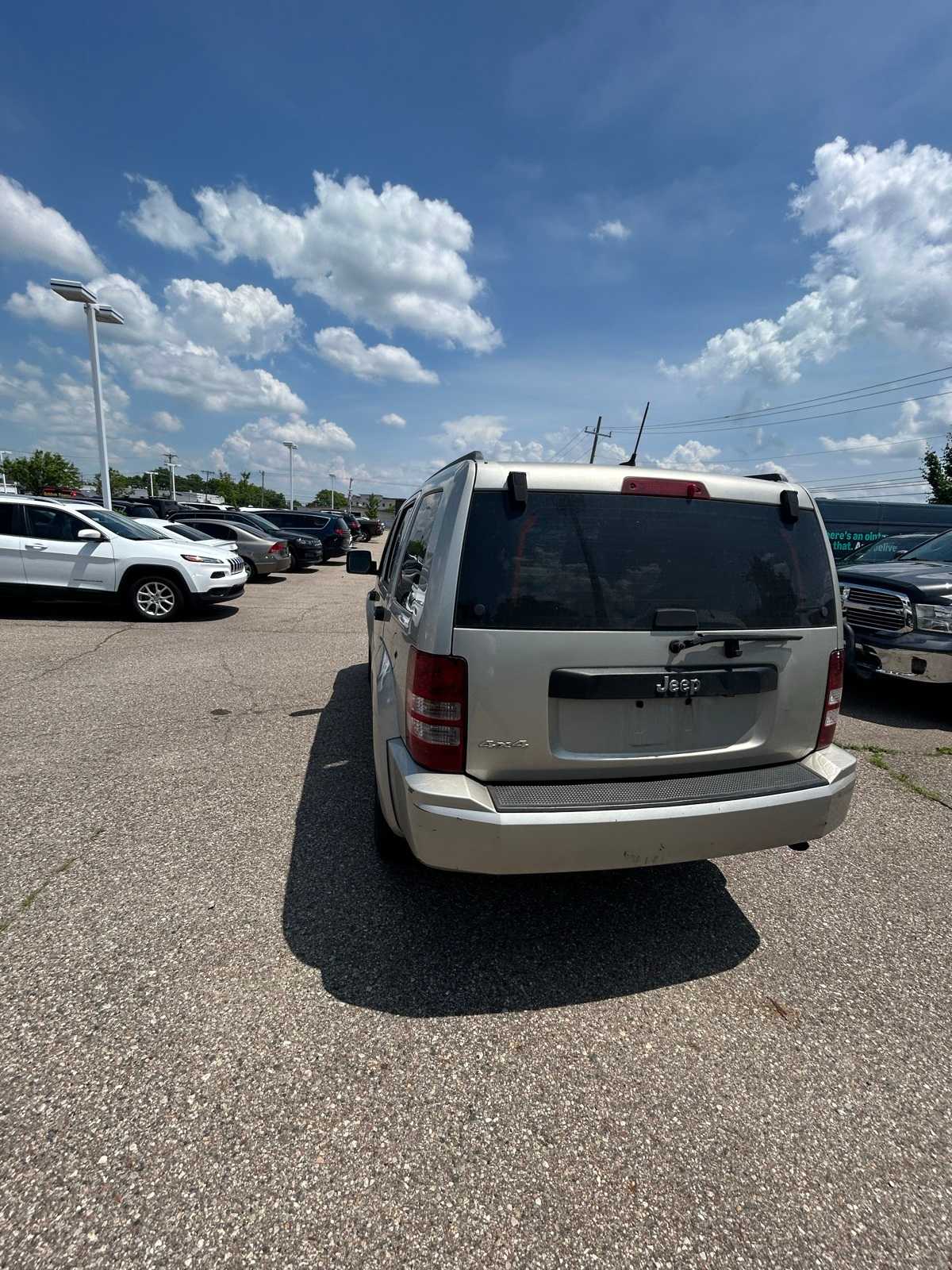 Thumbnail: 2009 Jeep Liberty - 23