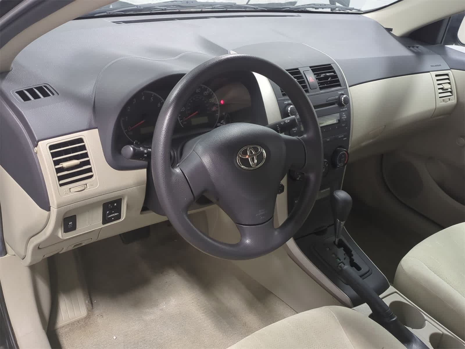 Thumbnail: 2011 Toyota Corolla - 10