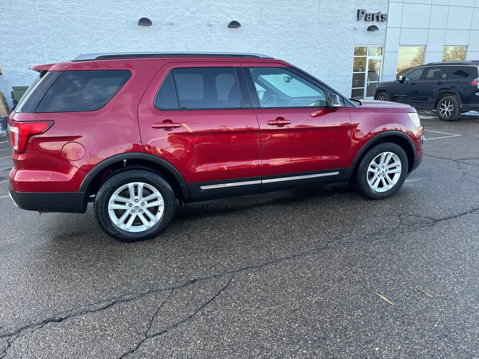 Thumbnail: 2017 Ford Explorer - 11