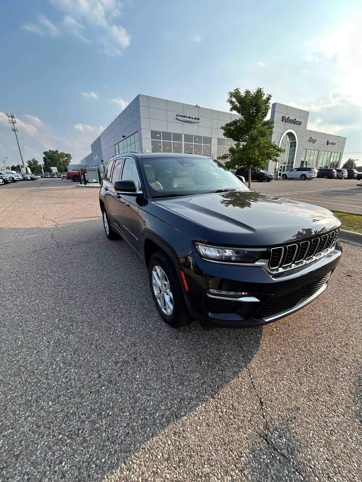 Thumbnail: 2023 Jeep Grand Cherokee - 6