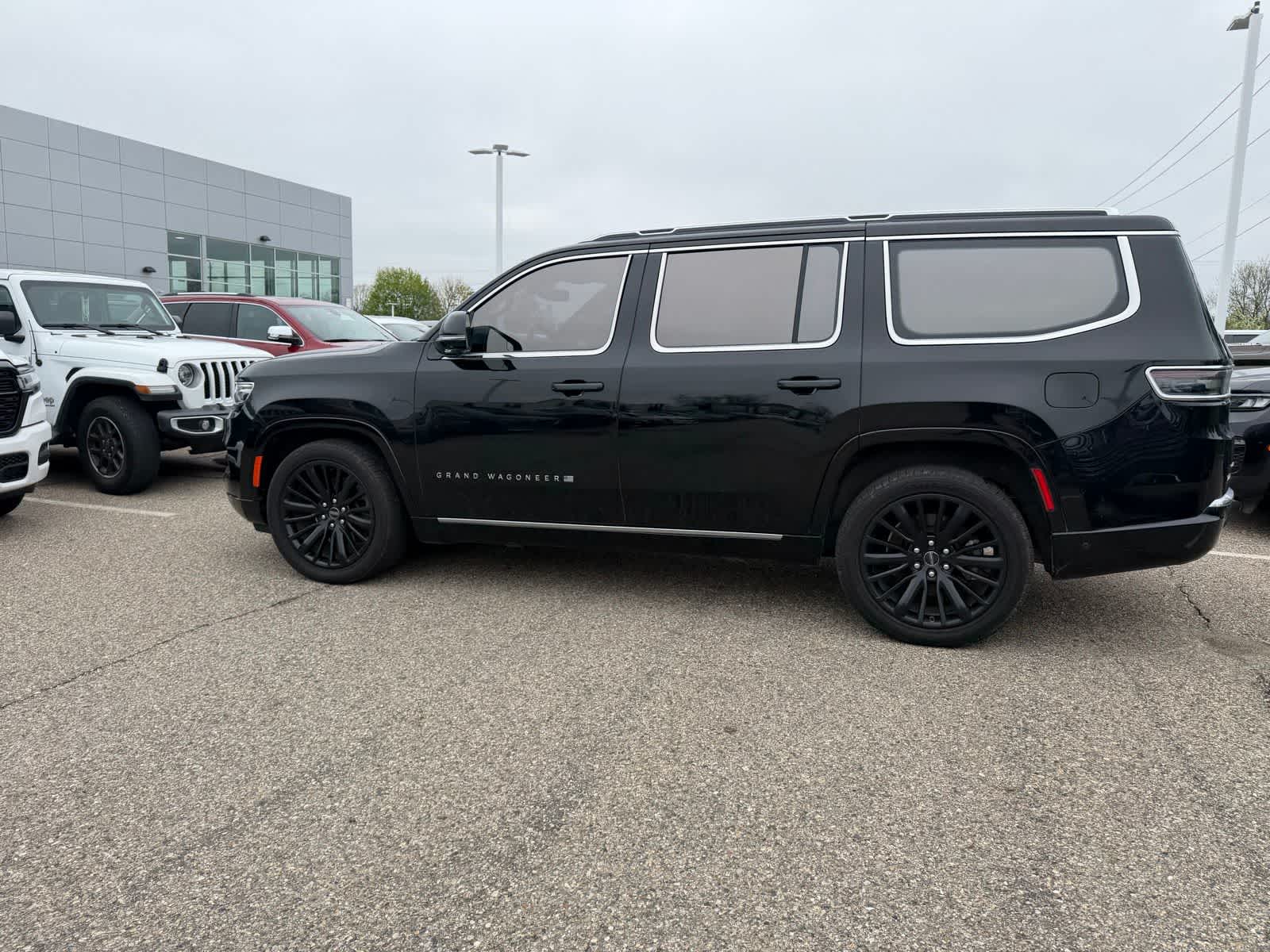 Thumbnail: 2022 Jeep Grand Wagoneer - 23
