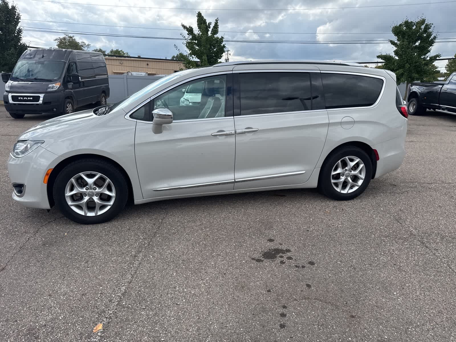 Thumbnail: 2020 Chrysler Pacifica - 28