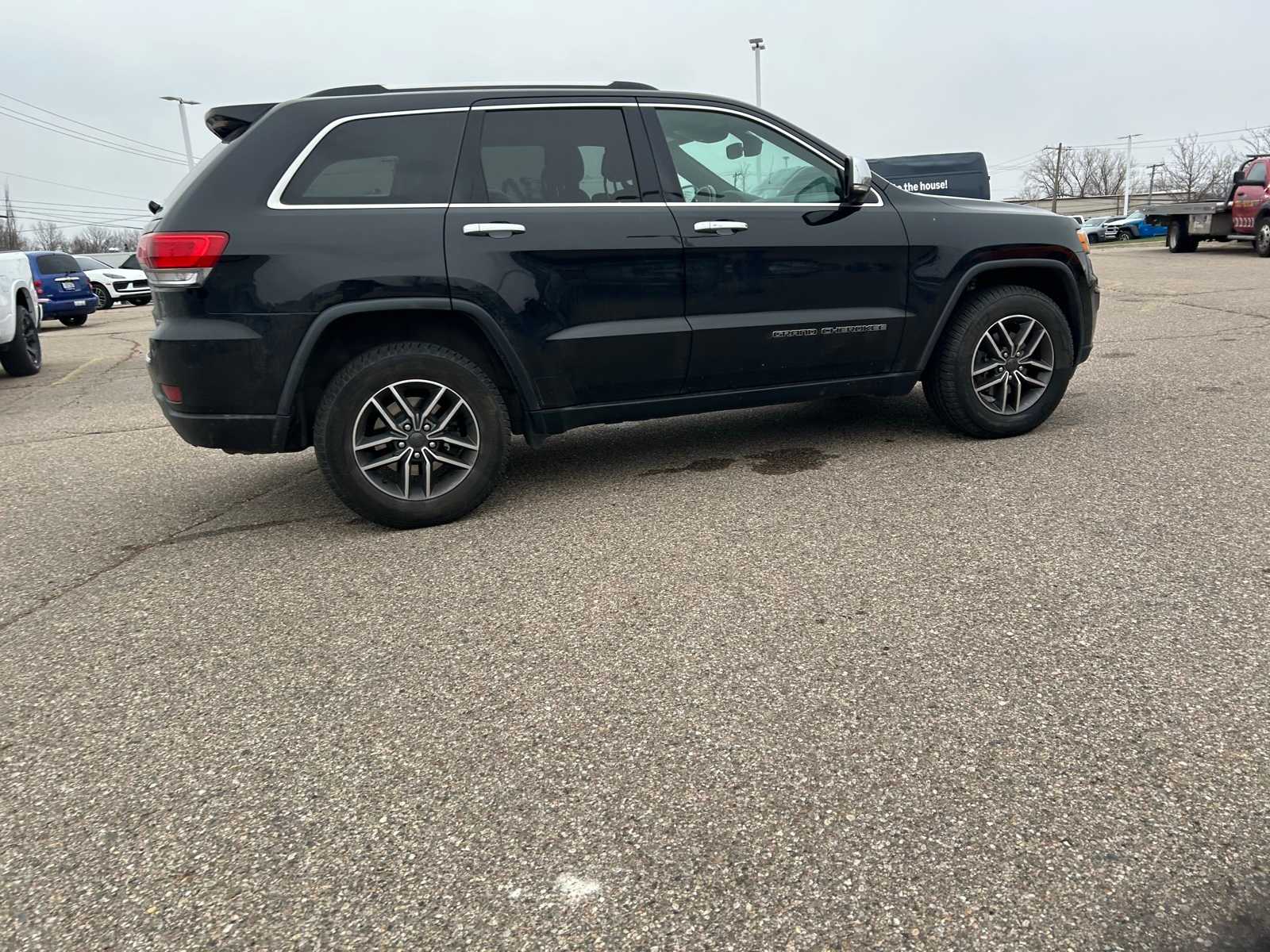Thumbnail: 2019 Jeep Grand Cherokee - 10
