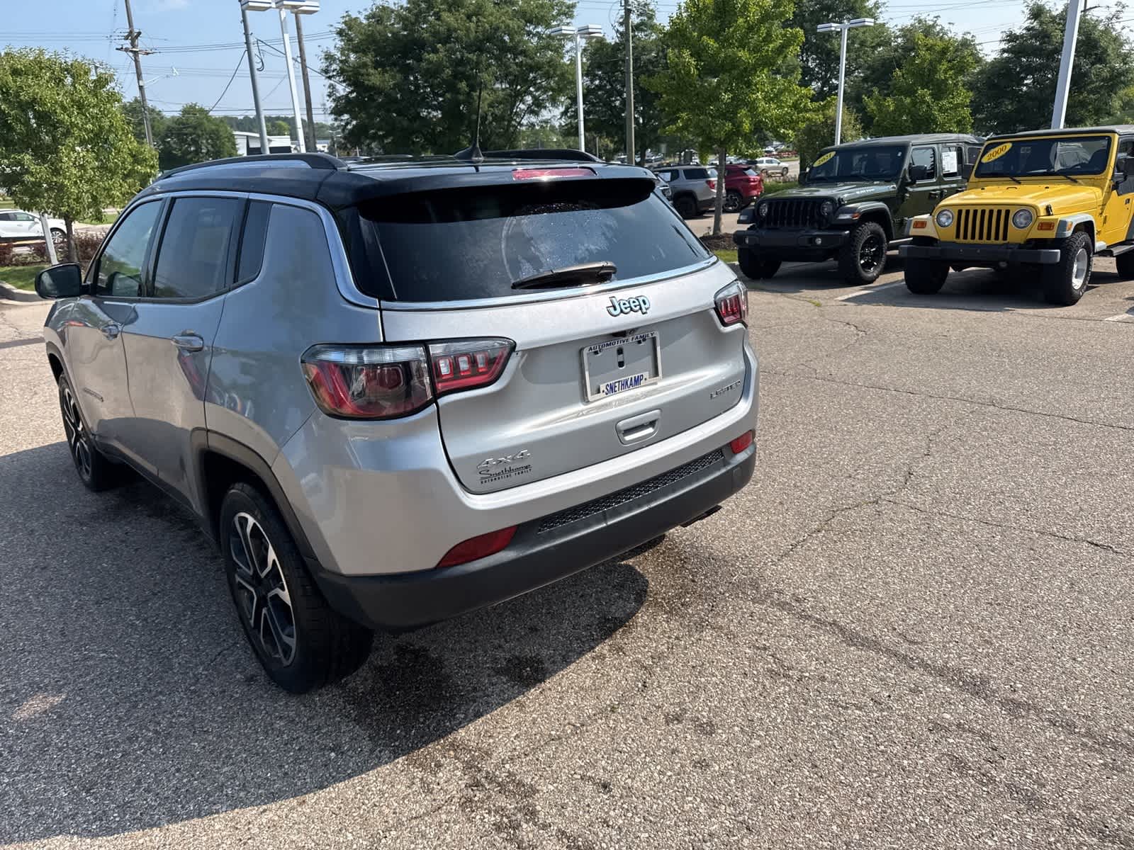 Thumbnail: 2022 Jeep Compass - 22
