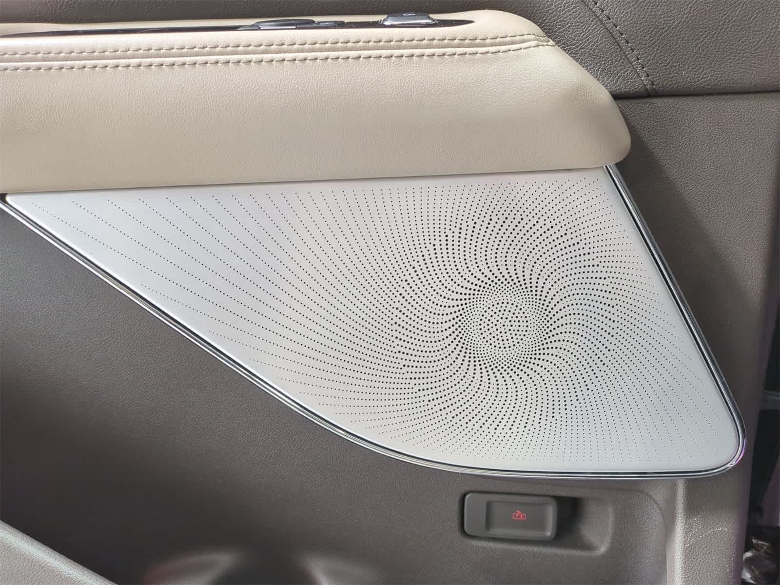 Thumbnail: 2020 Lincoln Aviator - 33