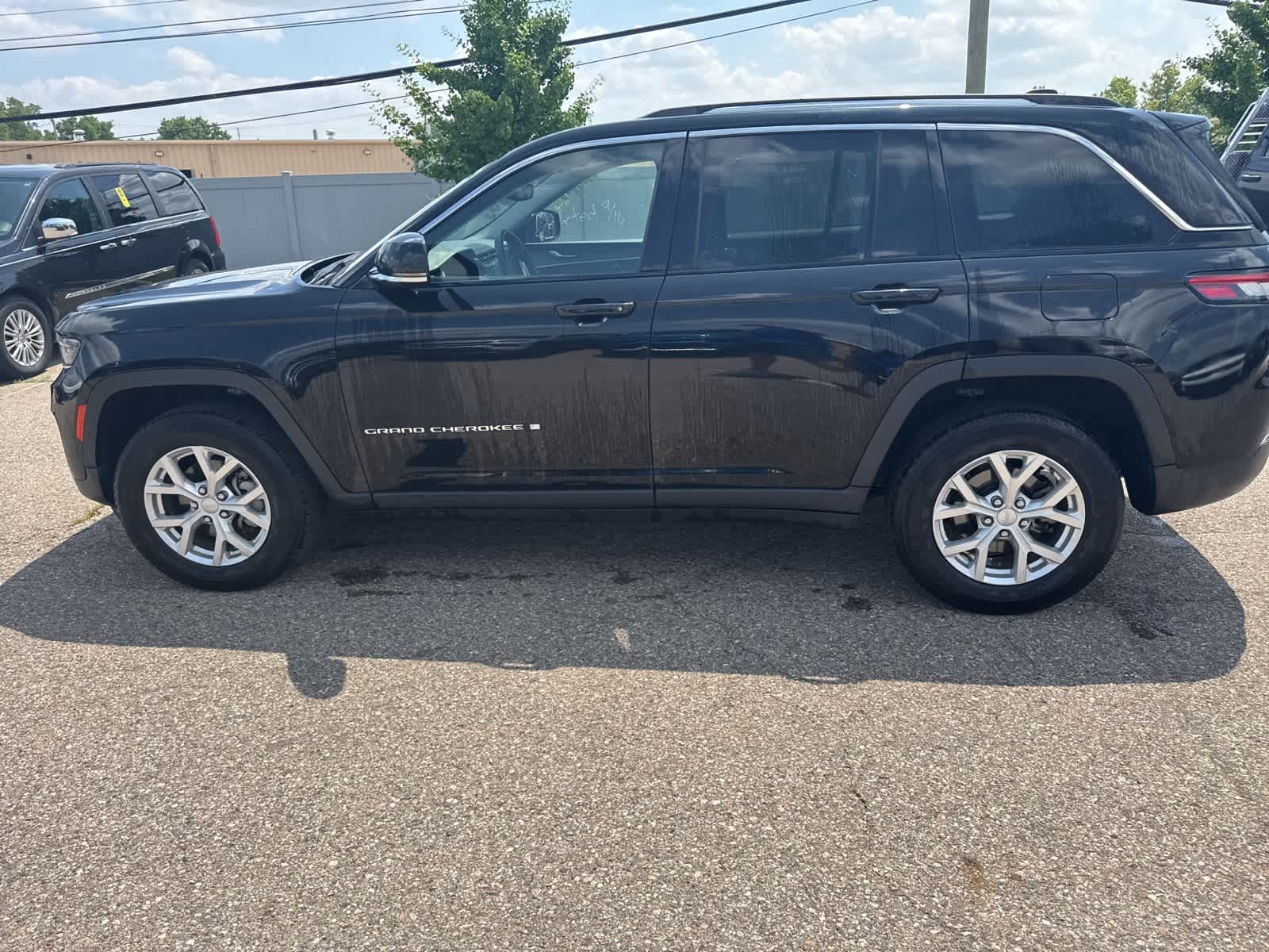 Thumbnail: 2023 Jeep Grand Cherokee - 26