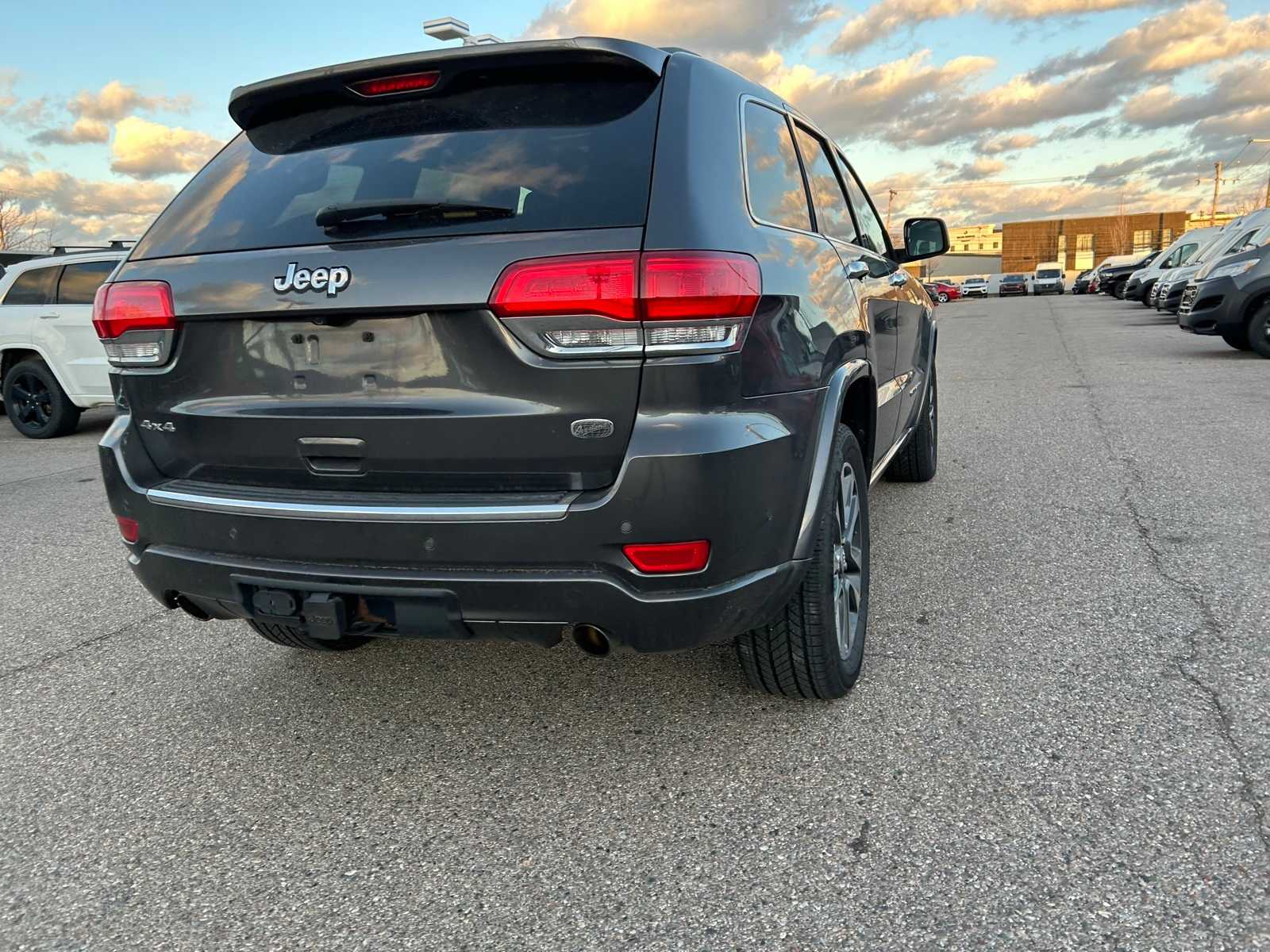Thumbnail: 2018 Jeep Grand Cherokee - 15