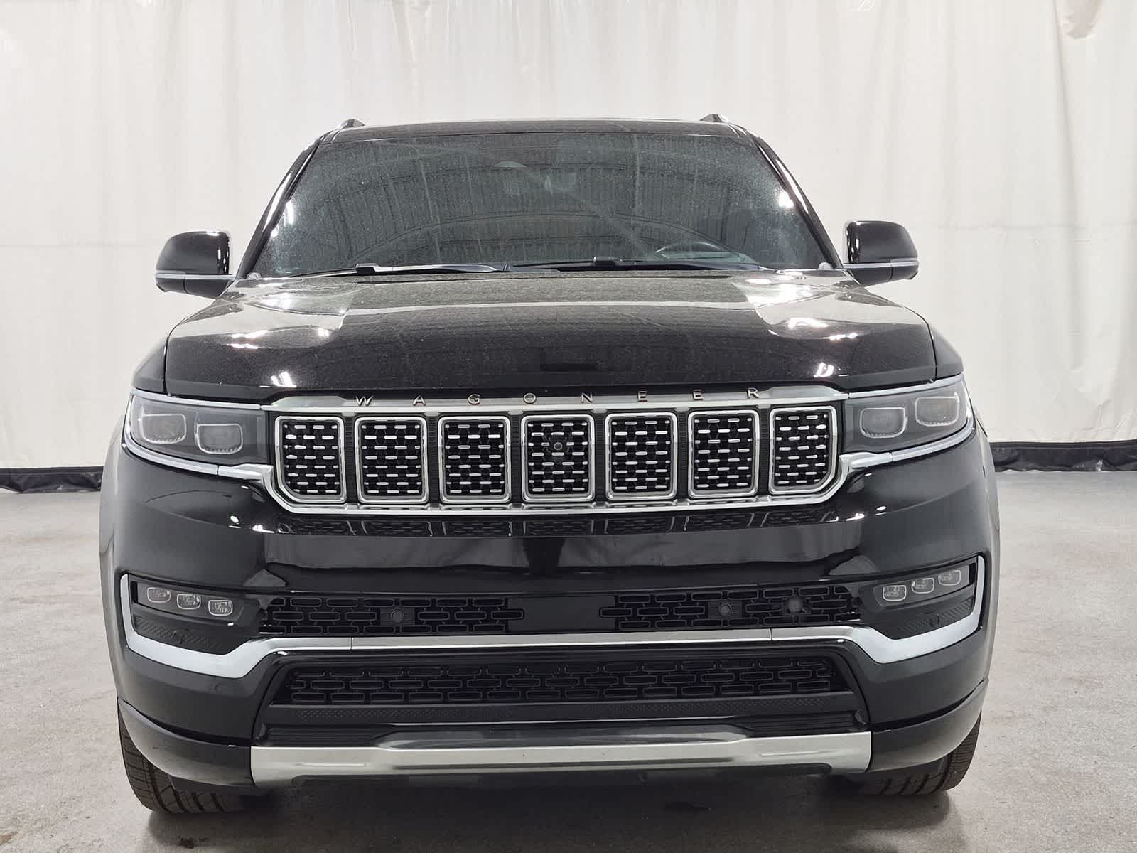 Thumbnail: 2022 Jeep Grand Wagoneer - 17