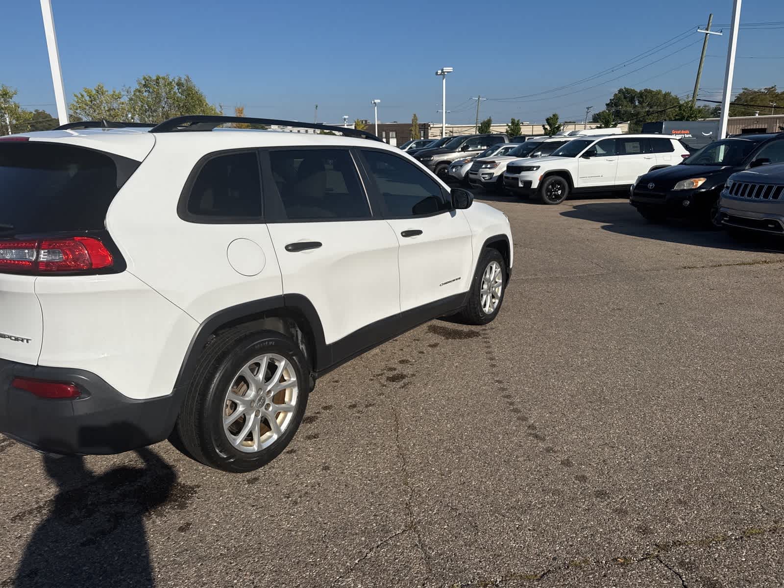 Thumbnail: 2016 Jeep Cherokee - 13