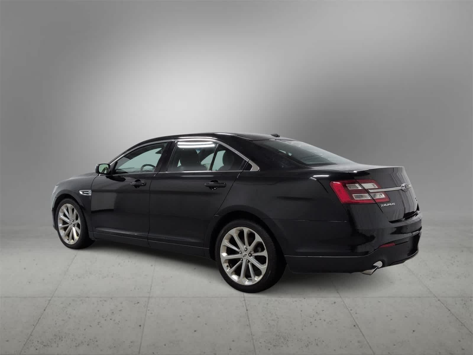 Thumbnail: 2016 Ford Taurus - 6