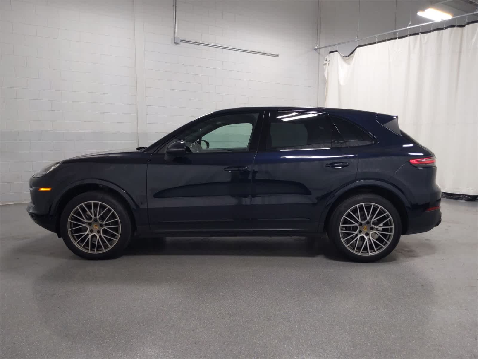 Thumbnail: 2023 Porsche Cayenne - 11