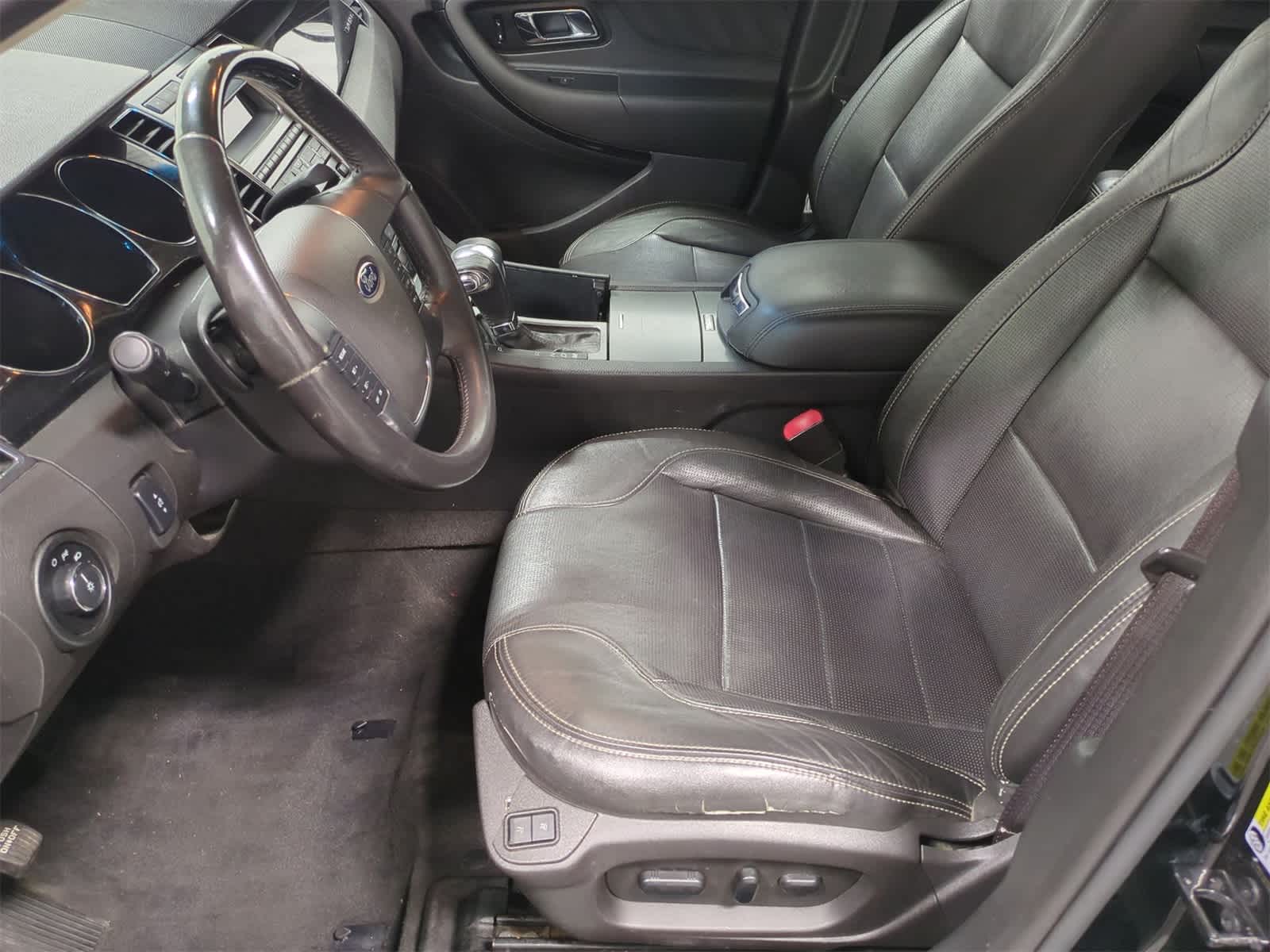 Thumbnail: 2010 Ford Taurus - 17