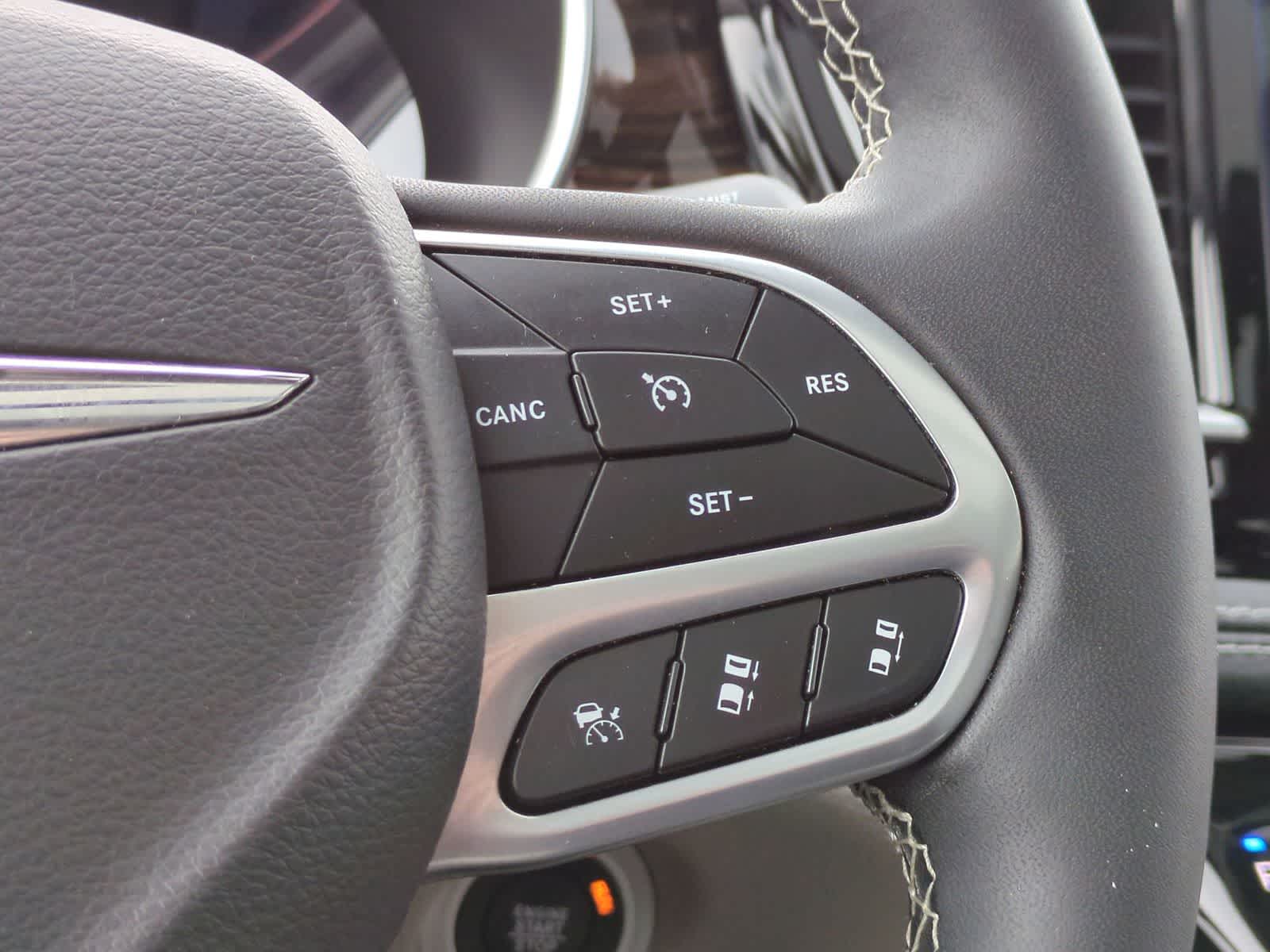 Thumbnail: 2022 Chrysler Pacifica - 27