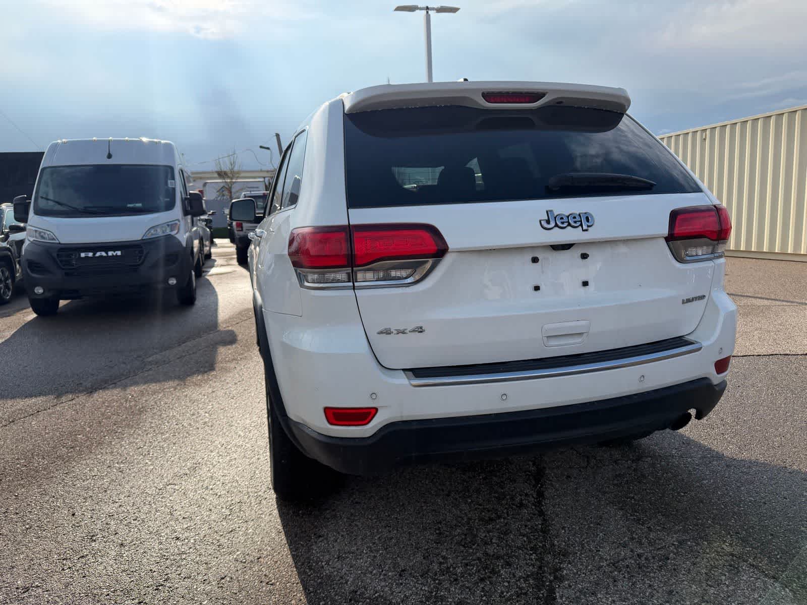 Thumbnail: 2021 Jeep Grand Cherokee - 20