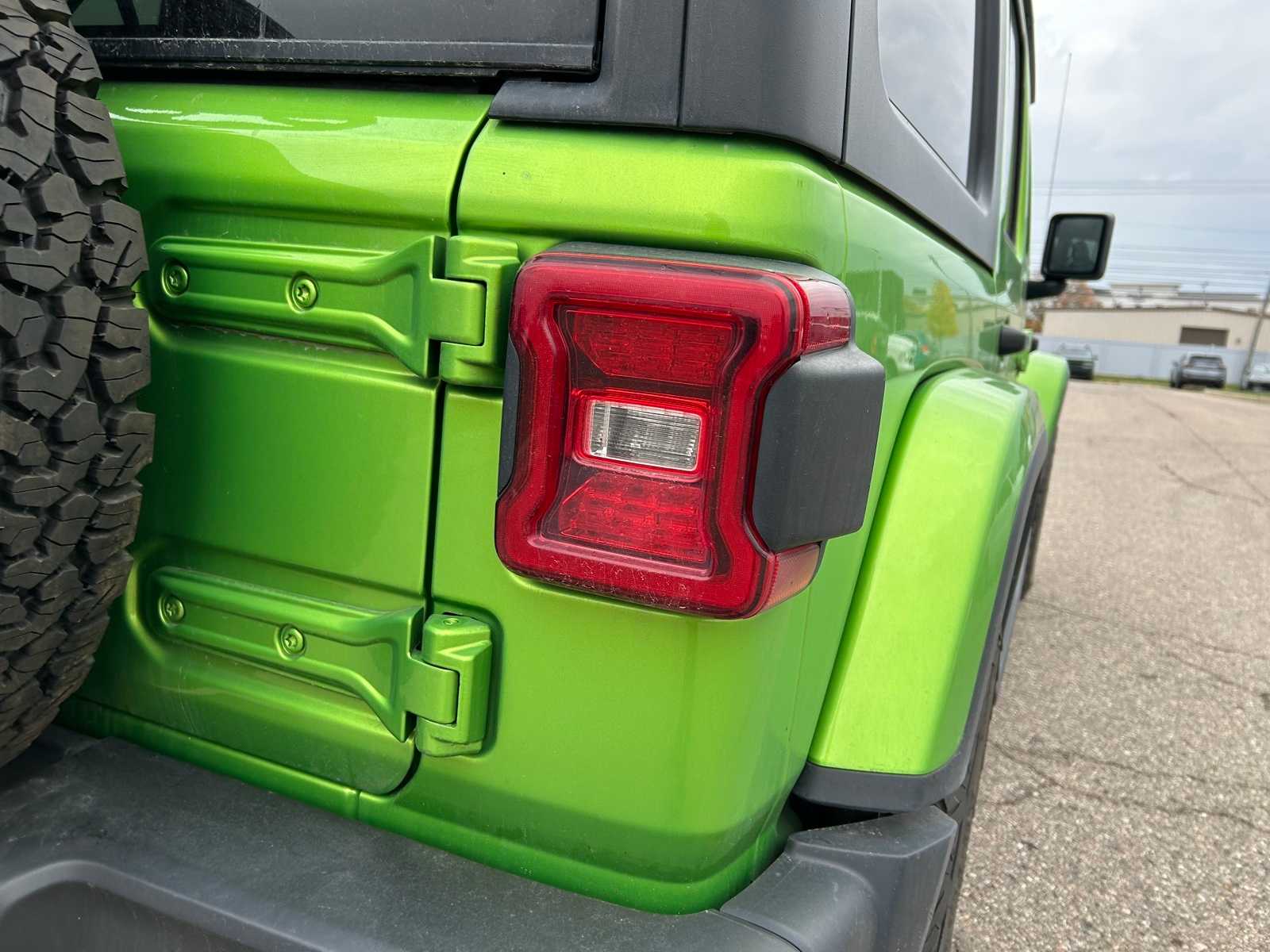 Thumbnail: 2018 Jeep Wrangler - 29