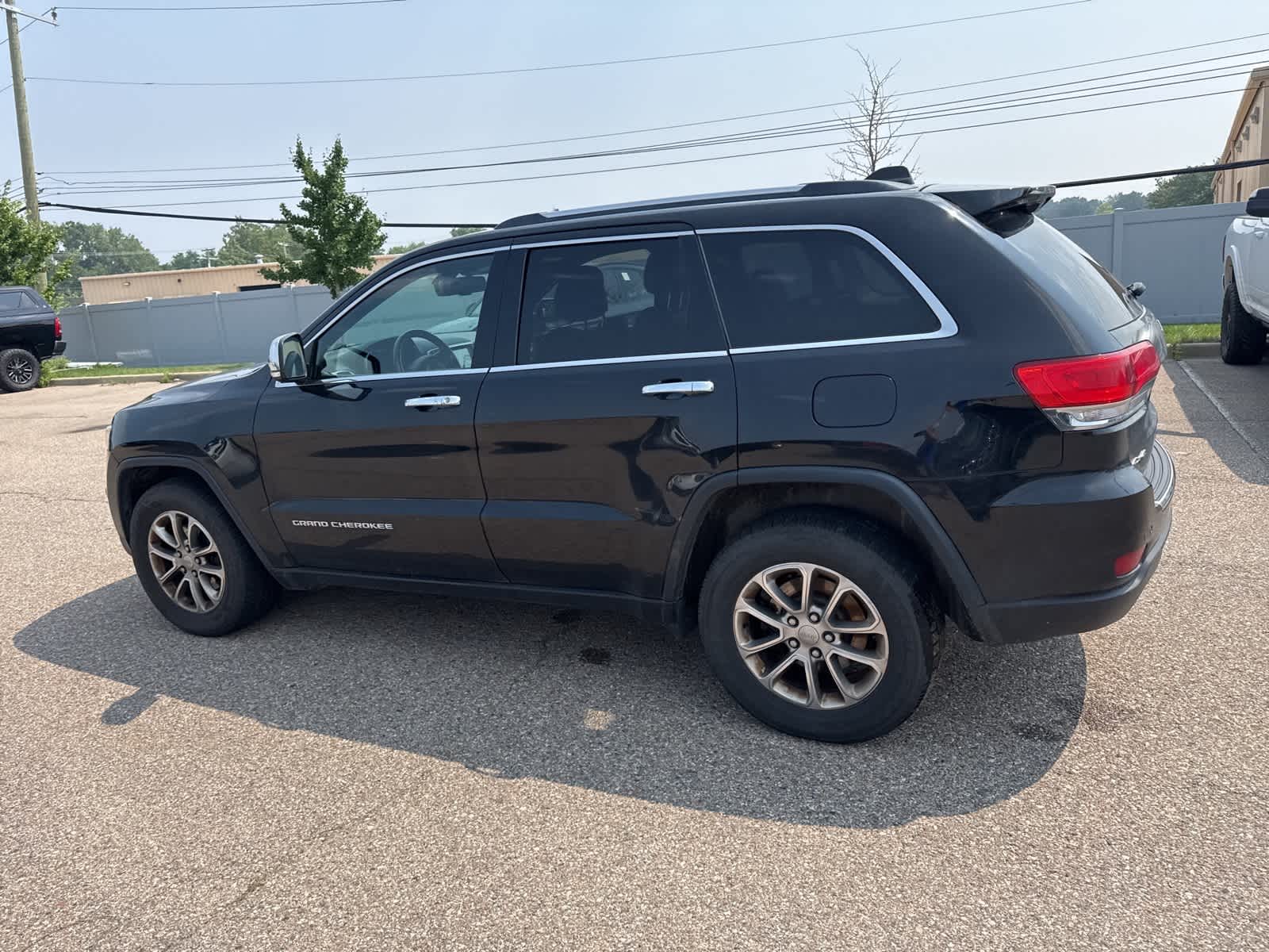 Thumbnail: 2015 Jeep Grand Cherokee - 24