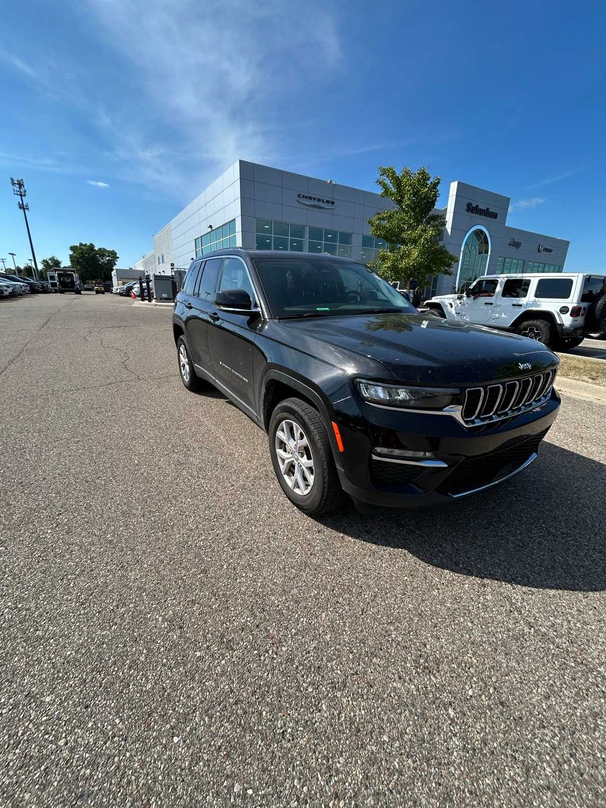 Thumbnail: 2022 Jeep Grand Cherokee - 8