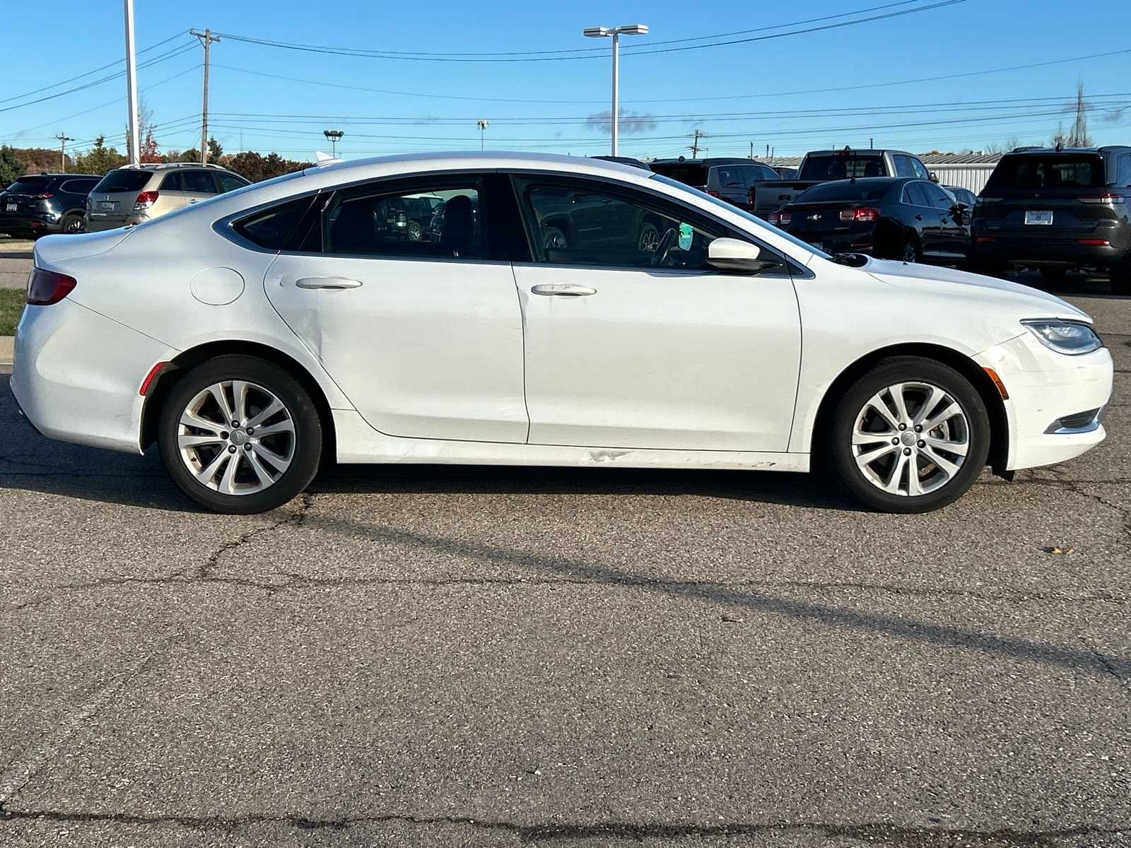 Thumbnail: 2017 Chrysler 200 - 10