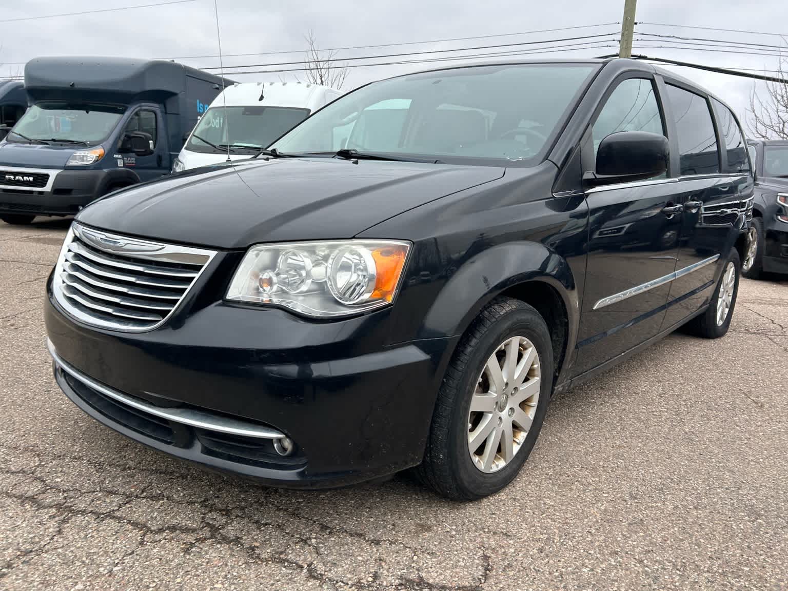2013 Chrysler Town & Country Touring -
                  Farmington Hills, MI