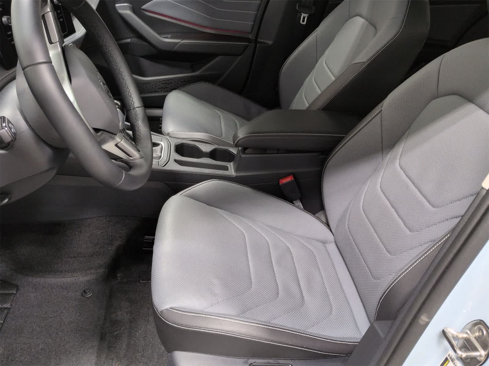 Thumbnail: 2025 Volkswagen Jetta - 17