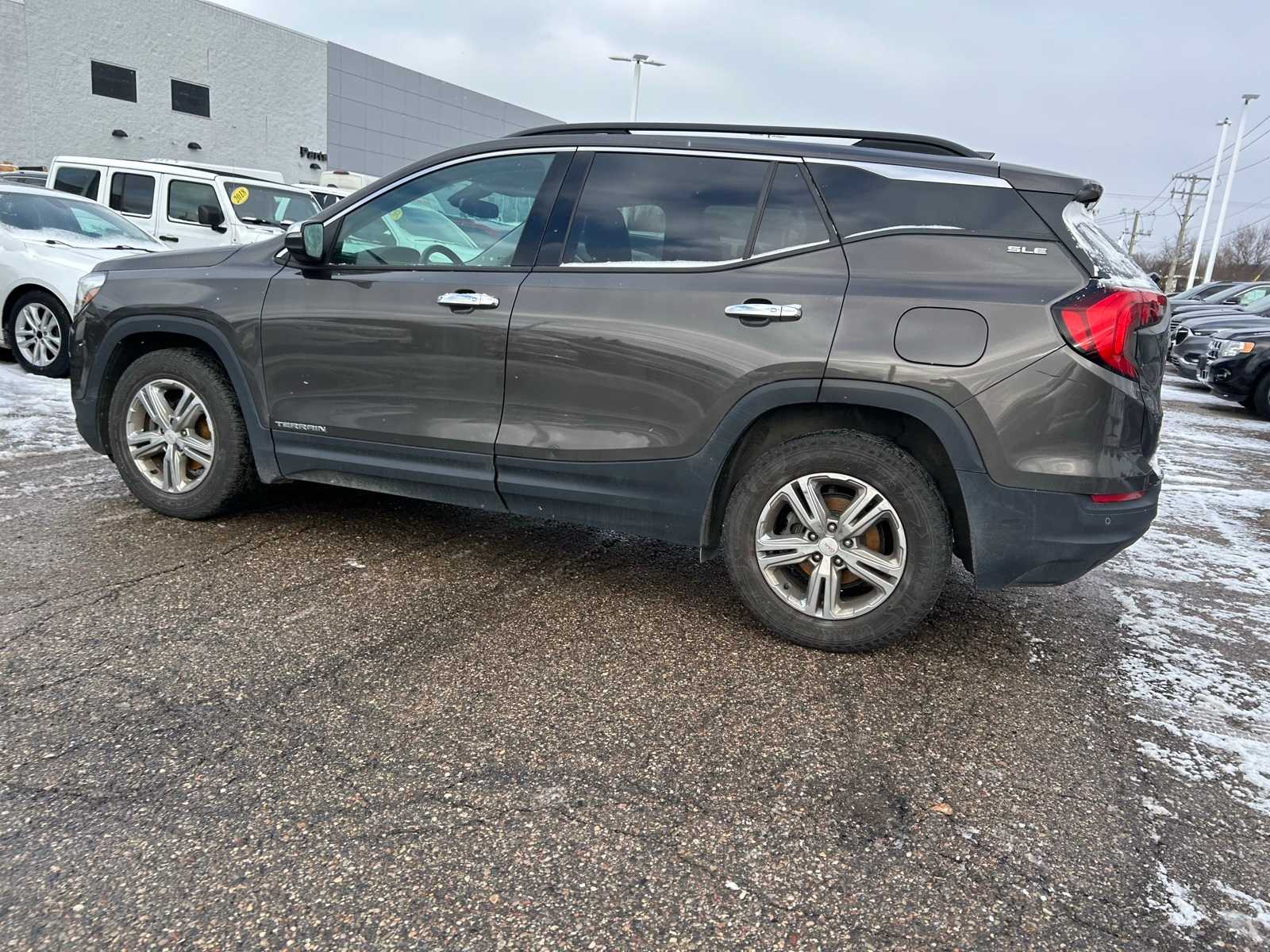 Thumbnail: 2020 GMC Terrain - 25