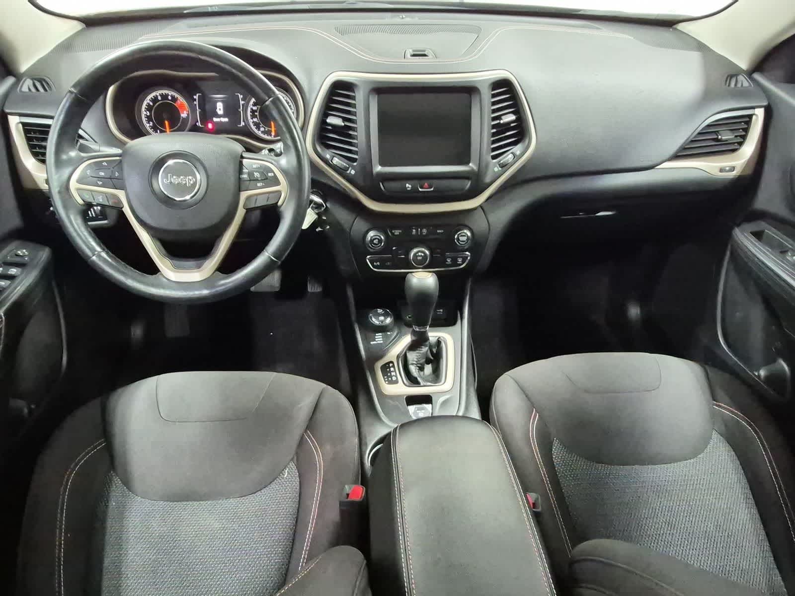 Thumbnail: 2017 Jeep Cherokee - 23