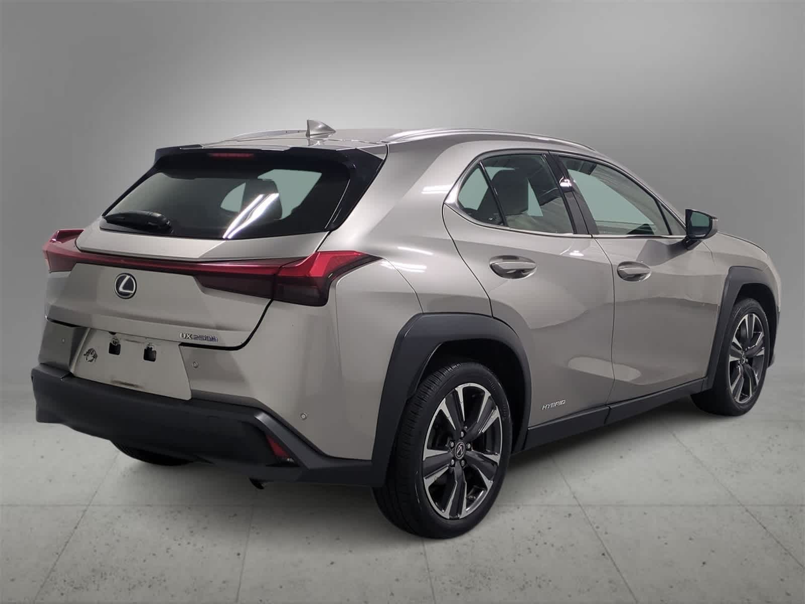 Thumbnail: 2020 Lexus UX - 8