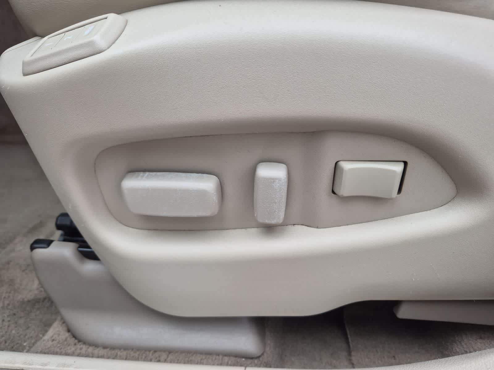 Thumbnail: 2015 Cadillac SRX - 17