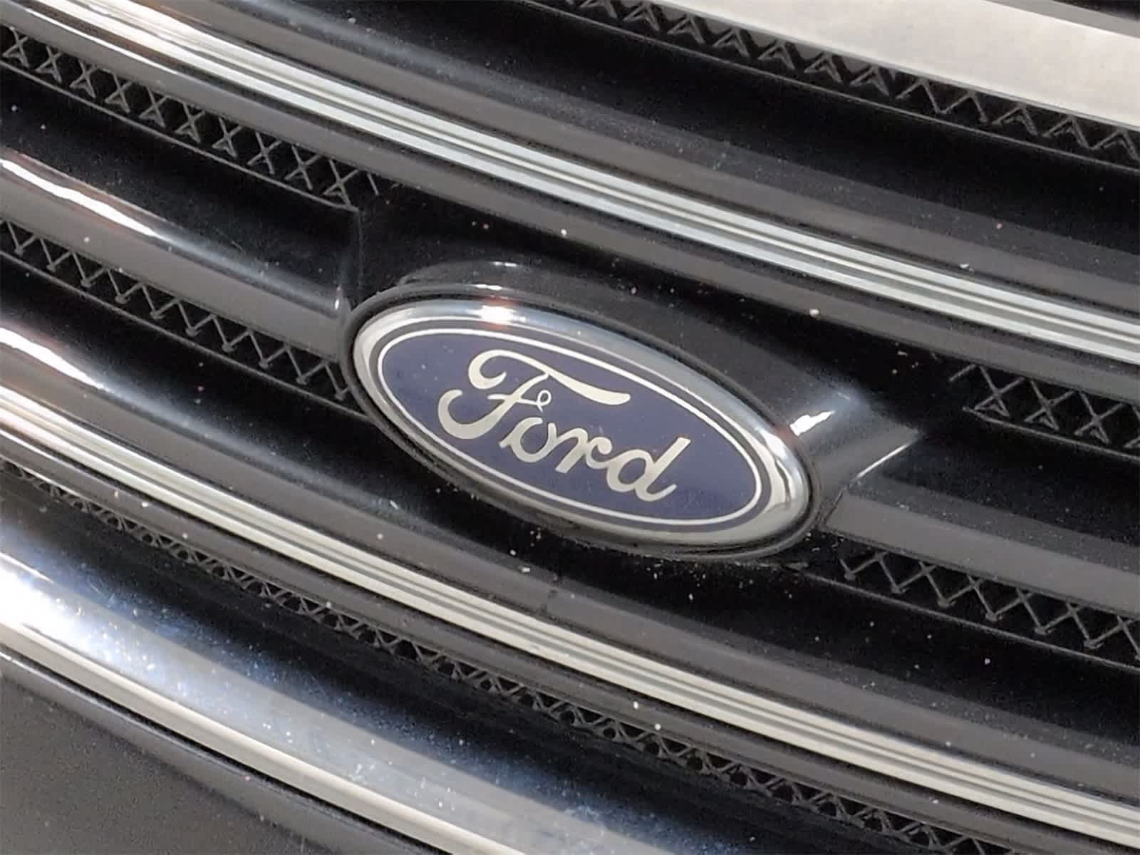 Thumbnail: 2016 Ford Taurus - 12