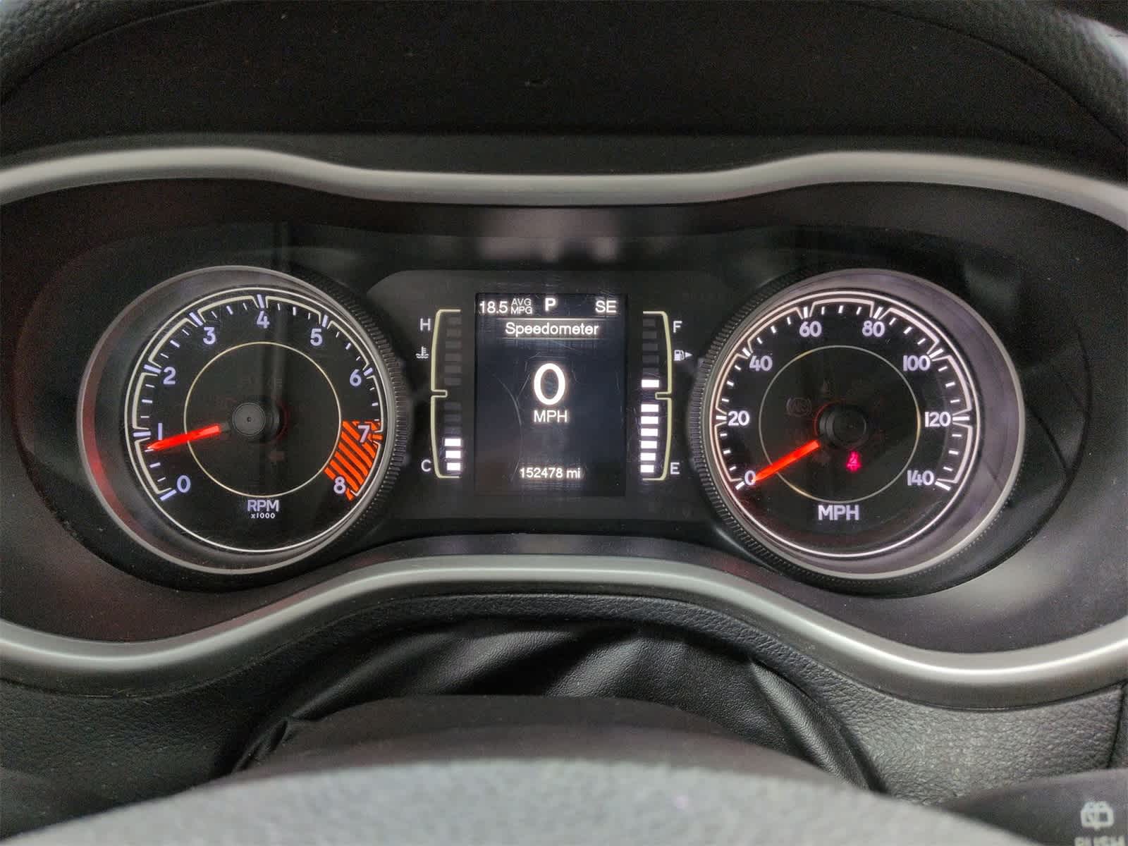 Thumbnail: 2015 Jeep Cherokee - 32