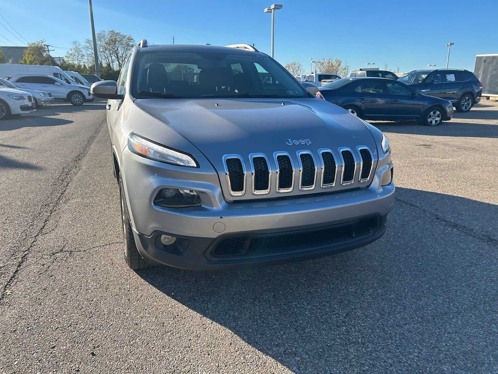 Used 2018 Jeep Cherokee Latitude Plus SUV