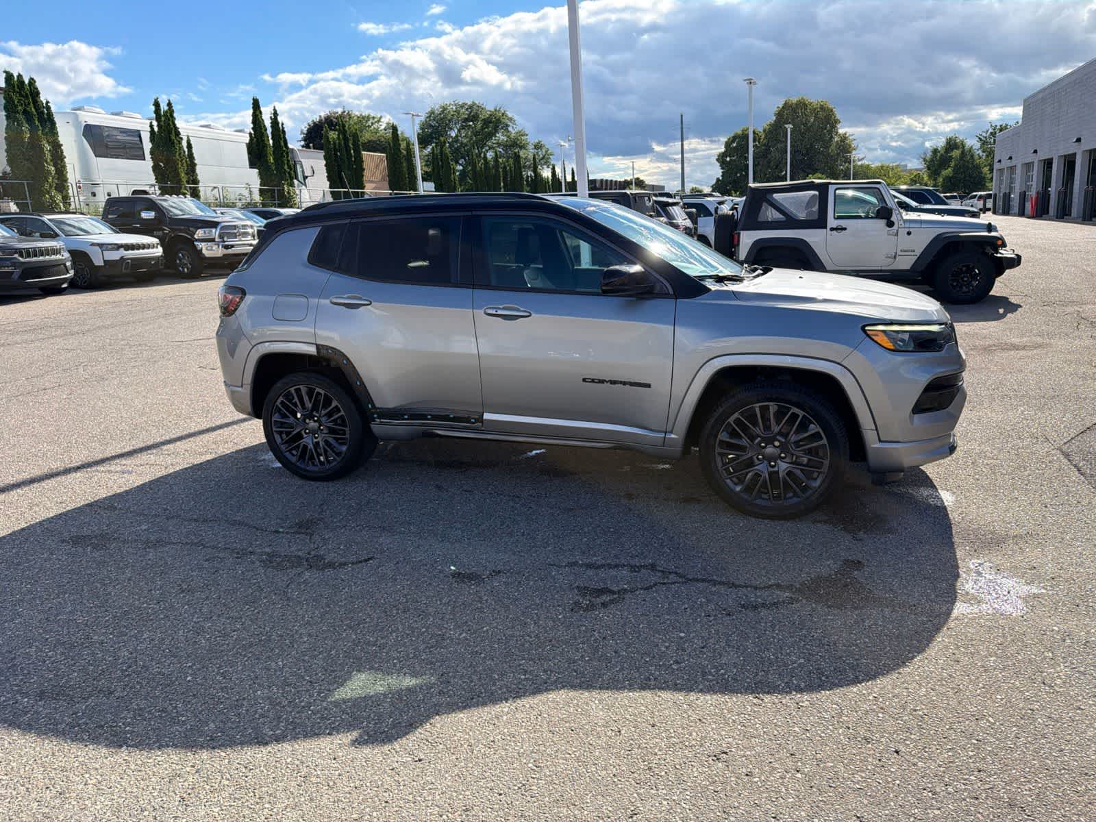 Thumbnail: 2022 Jeep Compass - 12