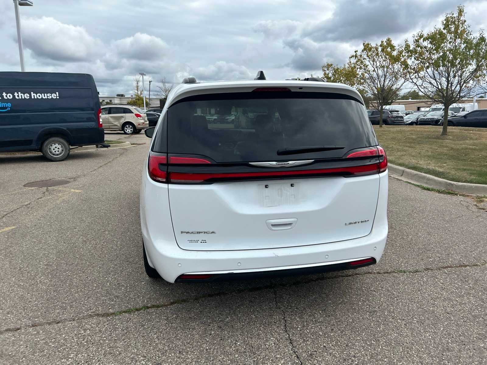 Thumbnail: 2023 Chrysler Pacifica - 26