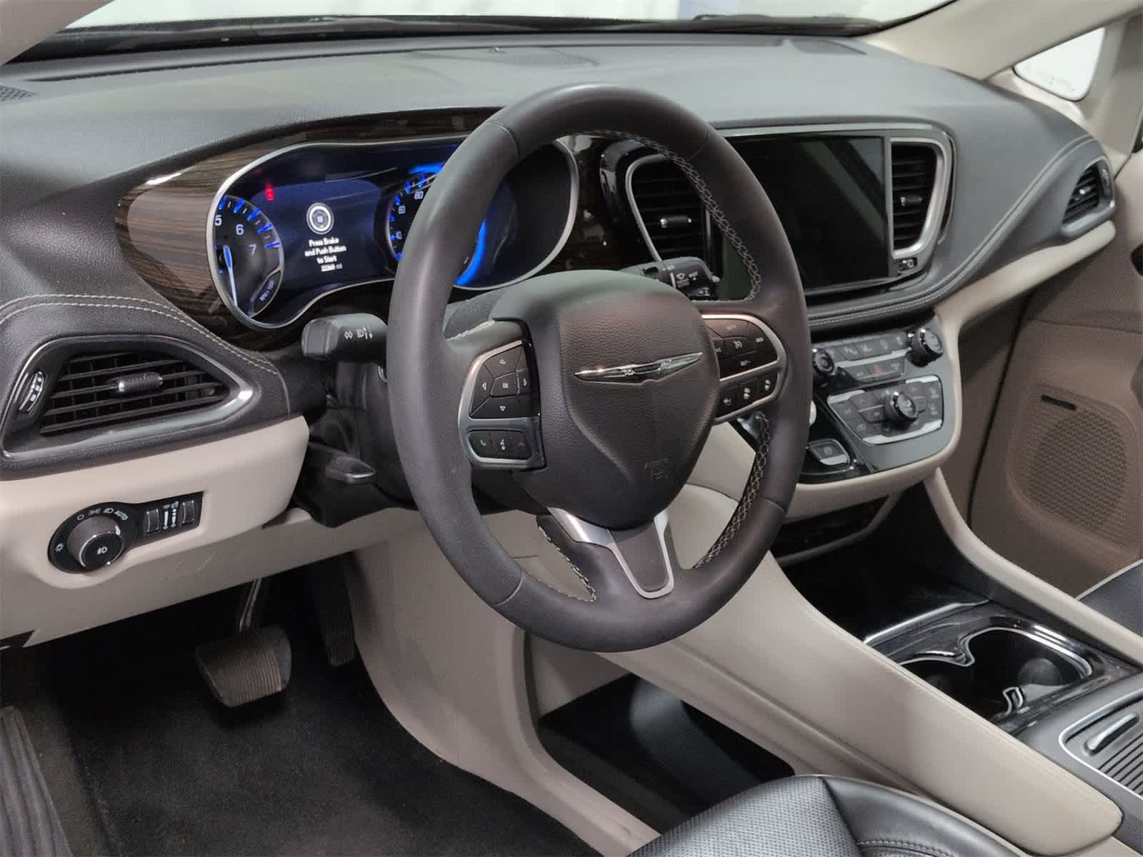 Thumbnail: 2022 Chrysler Pacifica - 10