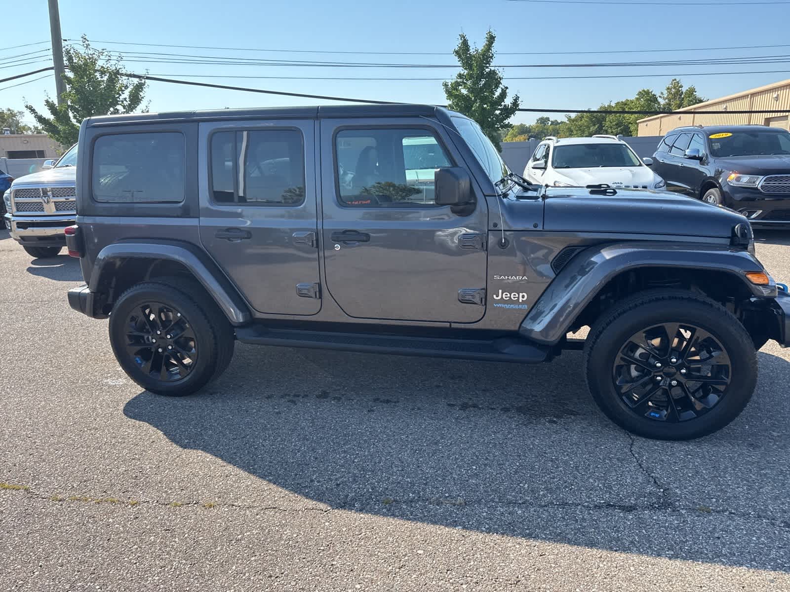 Thumbnail: 2022 Jeep Wrangler - 9