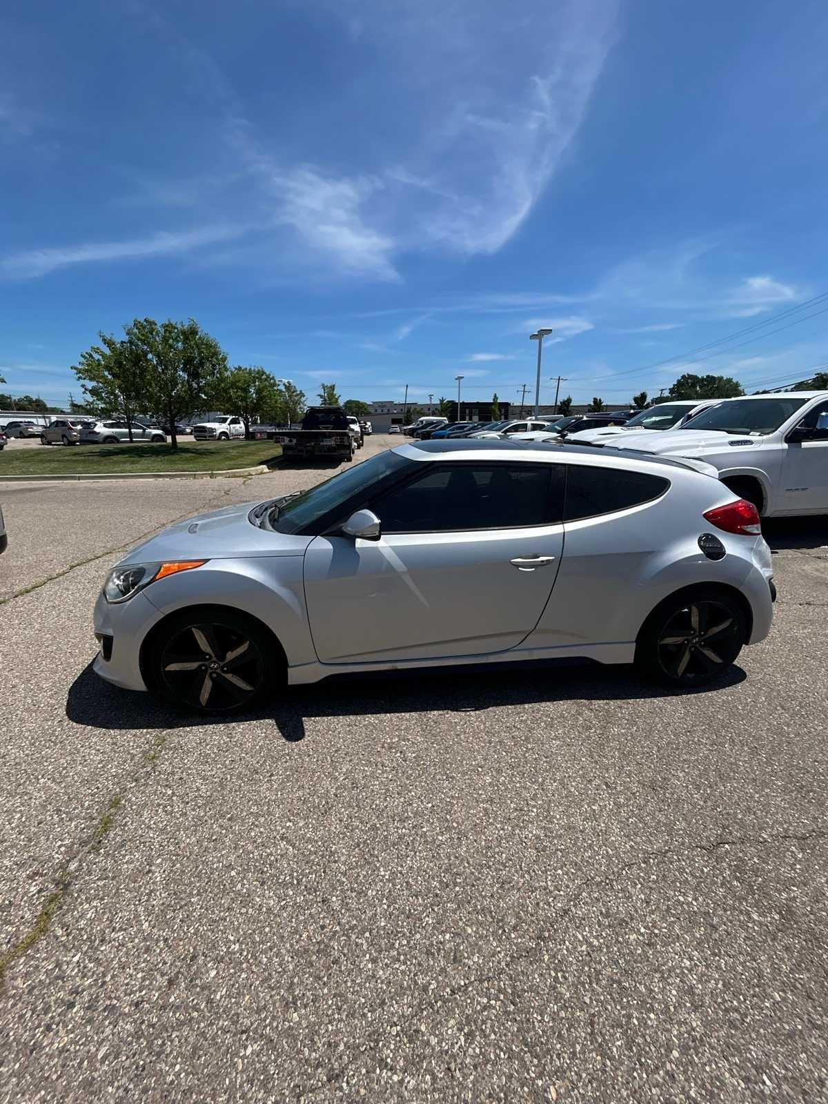 Thumbnail: 2015 Hyundai Veloster - 23