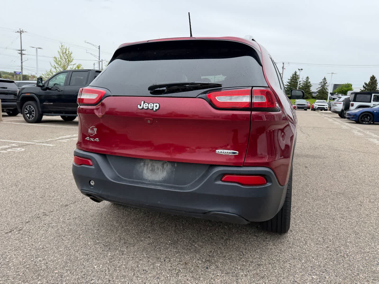 Thumbnail: 2015 Jeep Cherokee - 19