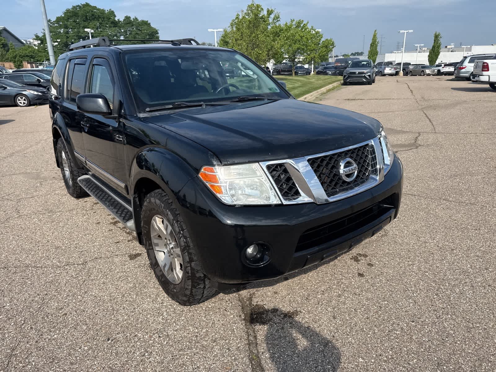 Thumbnail: 2012 Nissan Pathfinder - 8