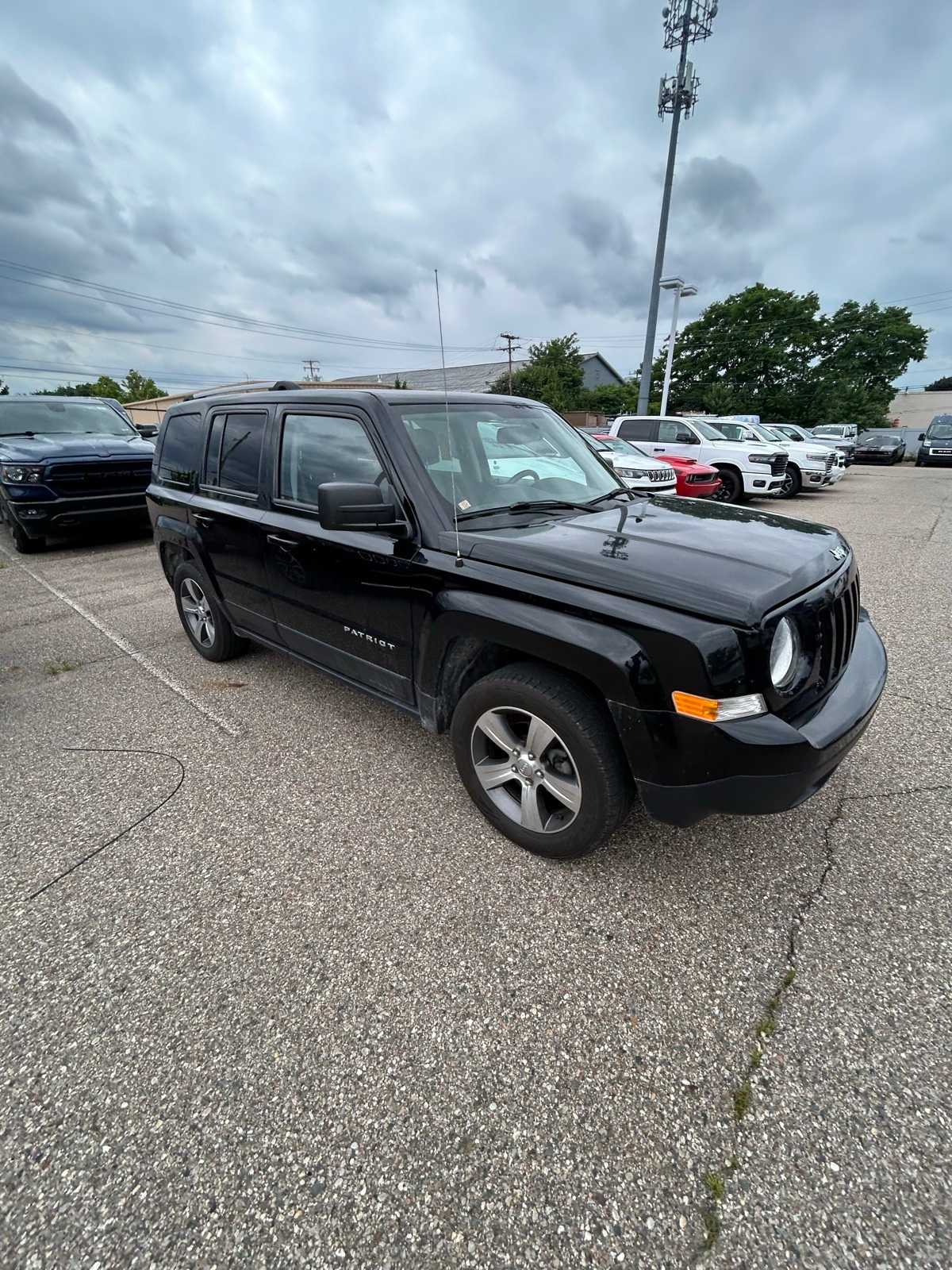 Thumbnail: 2017 Jeep Patriot - 8
